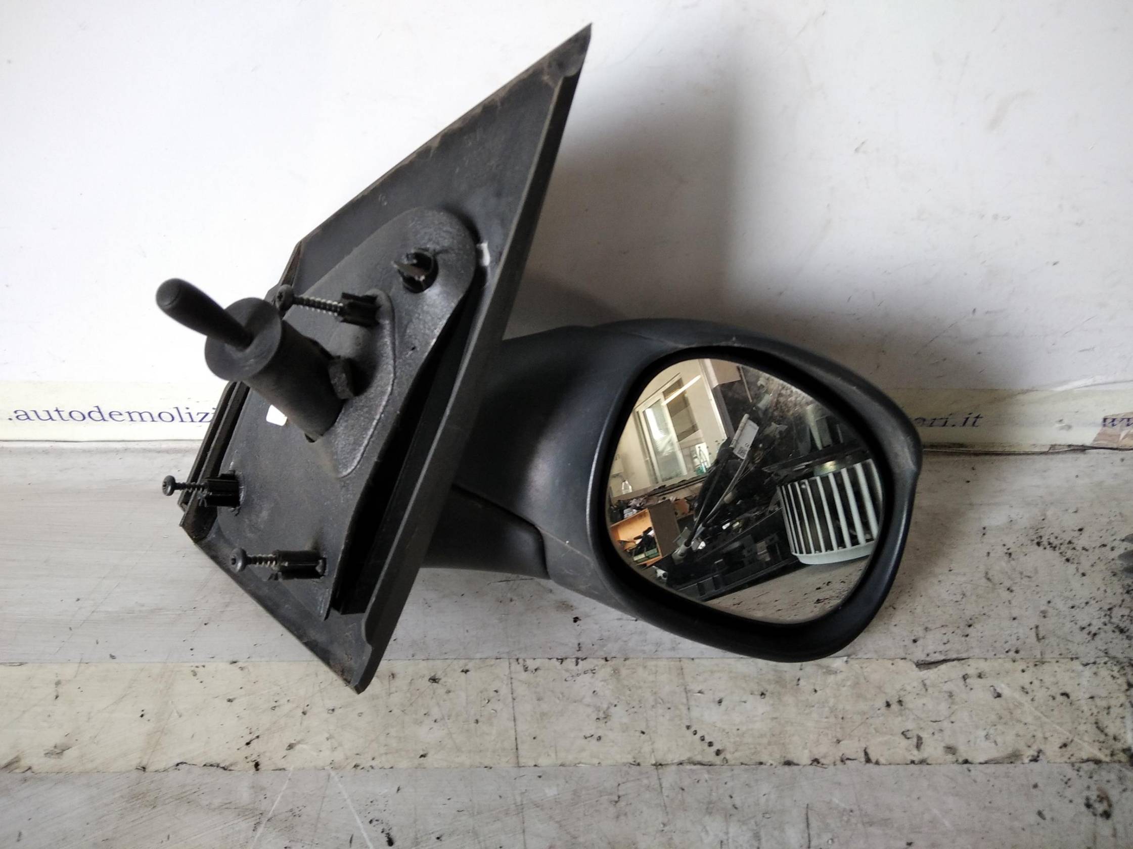 Retrovisore est. dx.